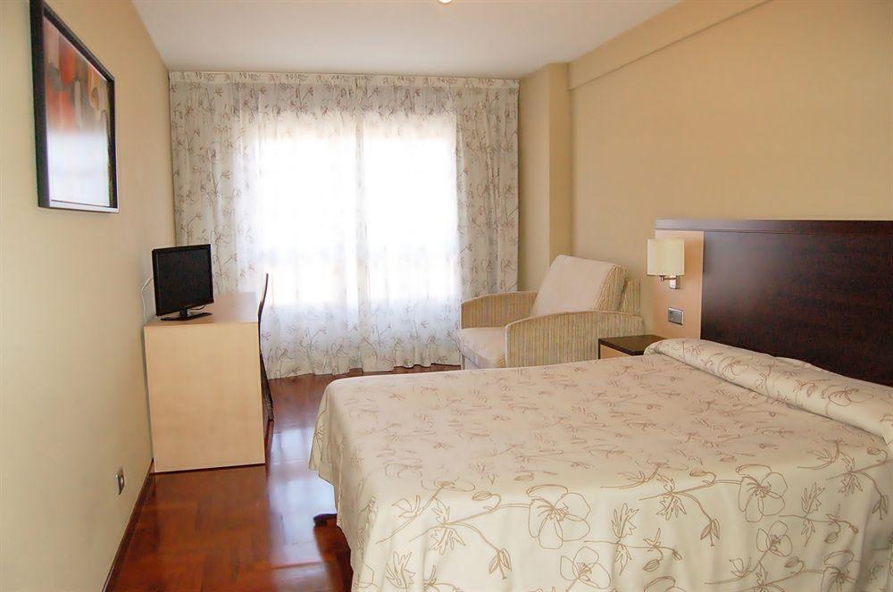Apartamentos Portazgo A Coruña Exteriör bild