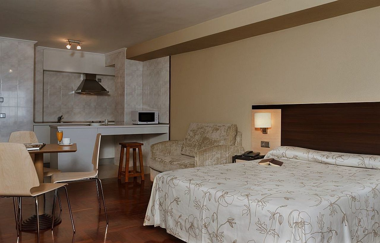 Apartamentos Portazgo A Coruña Exteriör bild